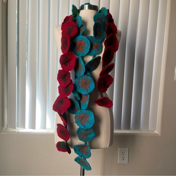 Brand New Handmade Felted Wool Flower Boa Garland Scarf - Picture 12 of 12